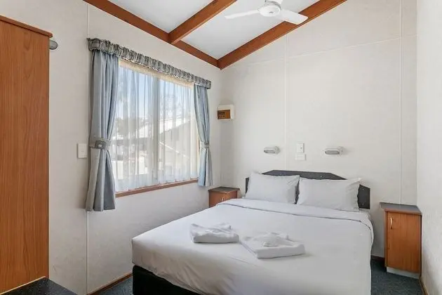 Family Deluxe Cabin- 6 Berth