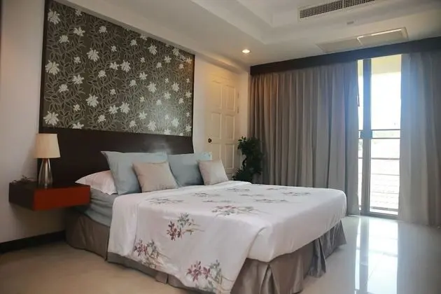 Studio Room