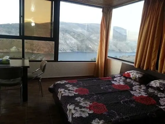 Üç Kişilik Oda
