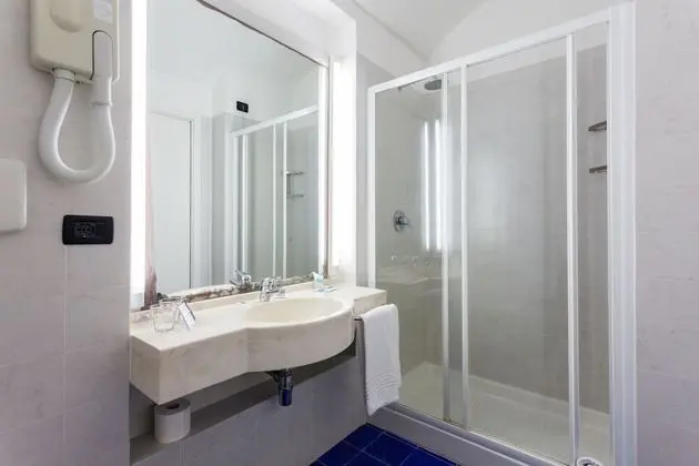 Superior Tek Büyük veya İki Ayrı Yataklı Oda