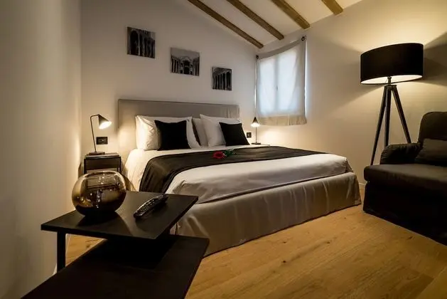 Deluxe Tek Büyük Yataklı Oda (Old town view)