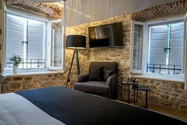 Standard Tek Büyük veya İki Ayrı Yataklı Oda (Old town view)