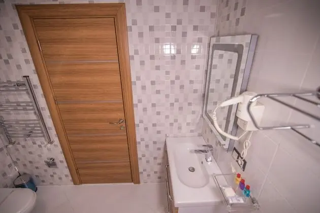 Tek Büyük veya İki Ayrı Yataklı Oda, Dağ Manzaralı