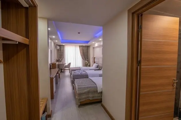 Üç Kişilik Oda