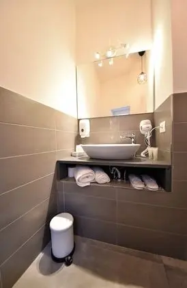 Classic Tek Büyük Yataklı Oda