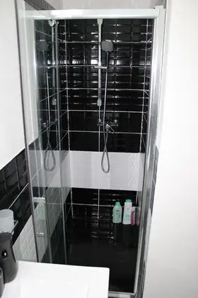 Basic Dört Kişilik Oda, Sigara İçilmez