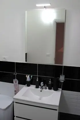 Basic Dört Kişilik Oda, Sigara İçilmez