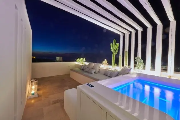 Luxury Tek Büyük Yataklı Oda