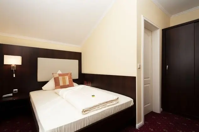 Tek Kişilik Oda, 1 Tek Kişilik Yatak