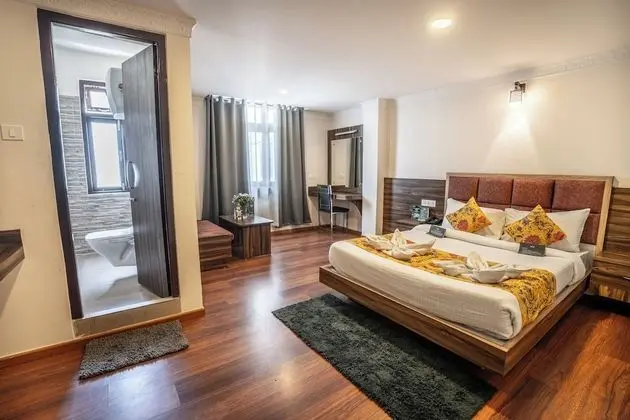 Premium Tek Büyük Yataklı Oda