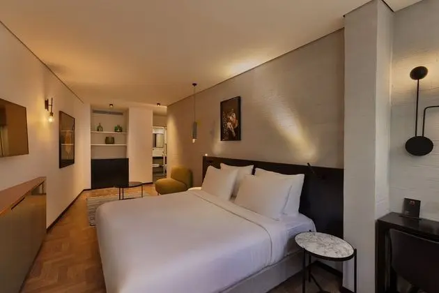 Grand Deluxe