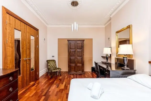 Süit, Ortak Banyo, Zemin Kat