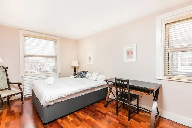 Üç Kişilik Oda, 1 Çift Kişilik Yatak ve Çekyat, Sigara İçilmez, Ortak Banyo