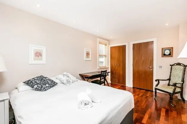 Üç Kişilik Oda, 1 Çift Kişilik Yatak ve Çekyat, Sigara İçilmez, Ortak Banyo