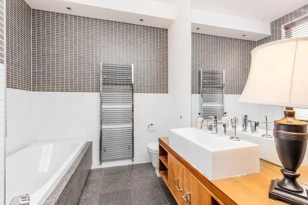 Üç Kişilik Oda, 1 Çift Kişilik Yatak ve Çekyat, Sigara İçilmez, Ortak Banyo