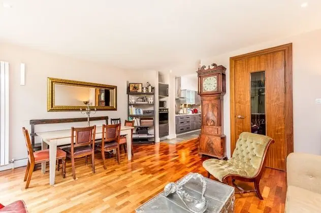 Üç Kişilik Oda, Ortak Banyo (Riverside)