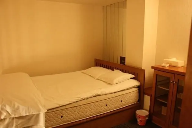 Standard Tek Büyük Yataklı Oda, Sigara İçilebilir (After 8pm Check-in & one night only)