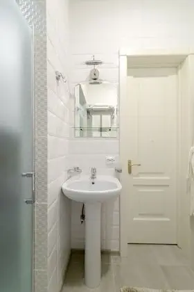 Standard Tek Büyük Yataklı Oda (Success)