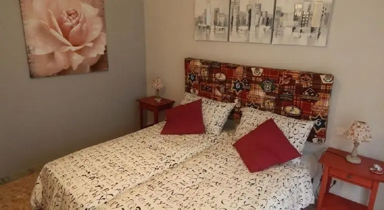 İki Ayrı Yataklı Oda, 2 Tek Kişilik Yatak, Ortak Banyo