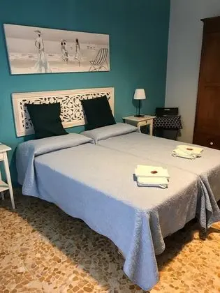 İki Ayrı Yataklı Oda, 2 Tek Kişilik Yatak, Ortak Banyo