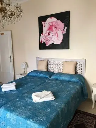 İki Ayrı Yataklı Oda, 2 Tek Kişilik Yatak, Ortak Banyo