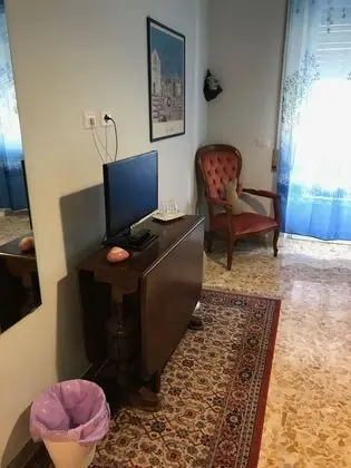 İki Ayrı Yataklı Oda, 2 Tek Kişilik Yatak, Ortak Banyo