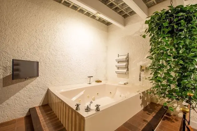Superior Suite Spa Living