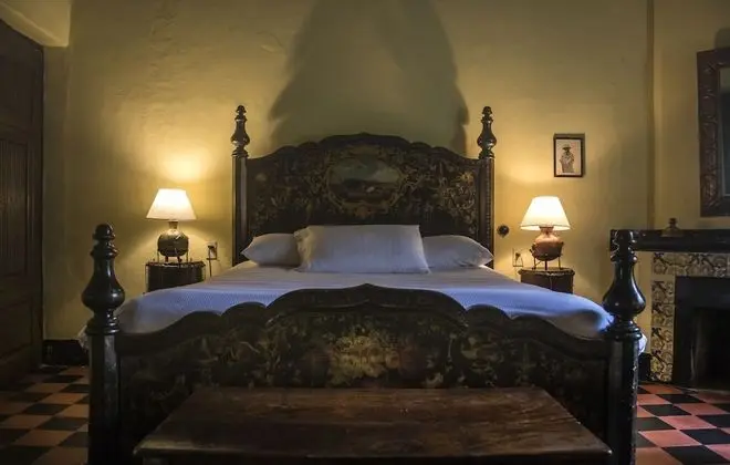 Basic Tek Büyük Yataklı Oda