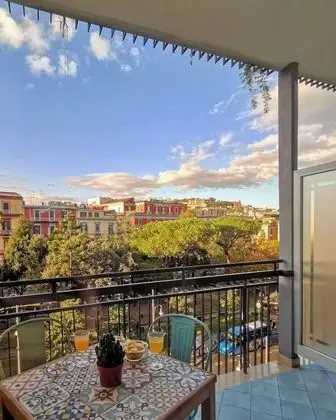 Tek Büyük Yataklı Oda, Balkon