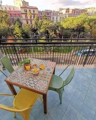 Üç Kişilik Oda, Balkon