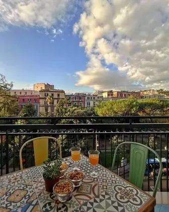 Üç Kişilik Oda, Balkon