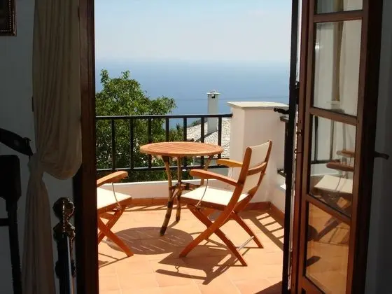 Tek Büyük Yataklı Oda, Balkon, Deniz Manzaralı