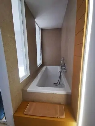 Maisonette (Seasonal Hot Tub)