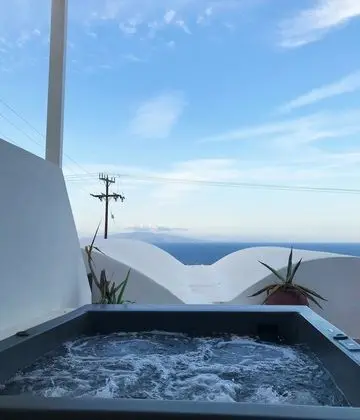 Maisonette (Seasonal Hot Tub)