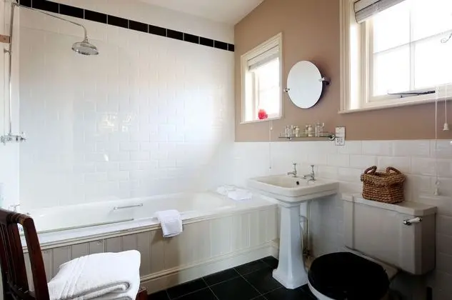 Deluxe Kır Evi, Birden Çok Yatak