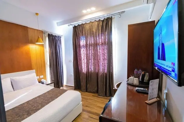 Deluxe Tek Büyük Yataklı Oda