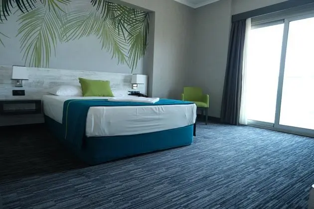 https://images.etstur.com/imgproxy/resize/2560x1440/files/images/hotelImages/etsrooms/426/Otel_Musho_20240816160745_8.jpeg