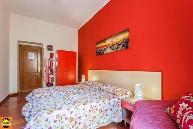 Tek Büyük veya İki Ayrı Yataklı Oda, Ortak Banyo