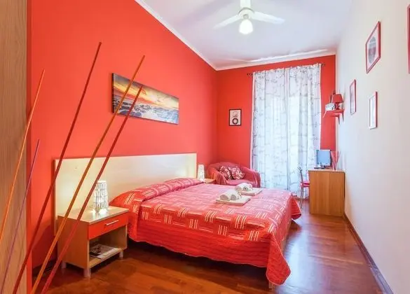 Tek Büyük veya İki Ayrı Yataklı Oda, Ortak Banyo