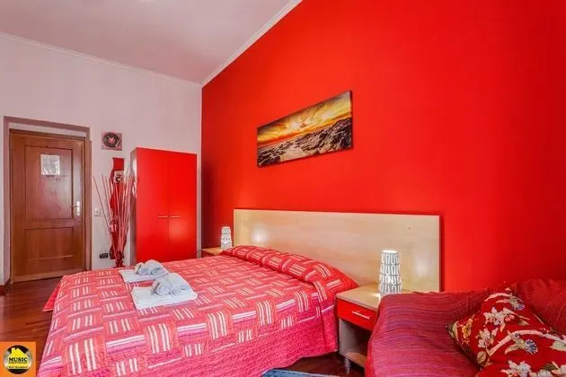 Tek Büyük veya İki Ayrı Yataklı Oda, Ortak Banyo