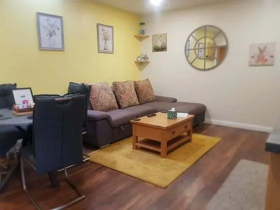 Kır Evi, 1 Büyük (Queen) Boy Yatak ve Çekyat