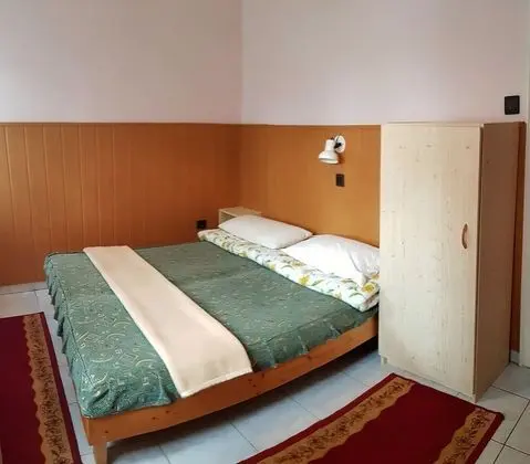 Standard Üç Kişilik Oda, Birden Çok Yatak, Bahçe Manzaralı