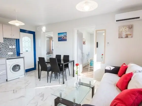 Classic Apart Daire, Özel Banyo (Ref: 202)