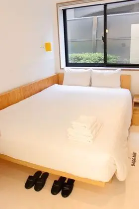 Tek Büyük Yataklı Oda, Ortak Banyo