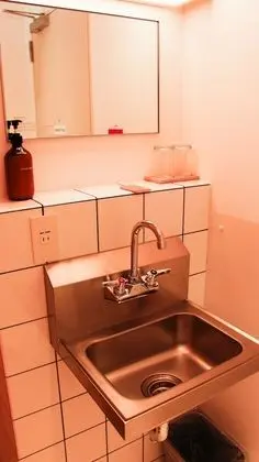 Tek Büyük Yataklı Oda, Ortak Banyo
