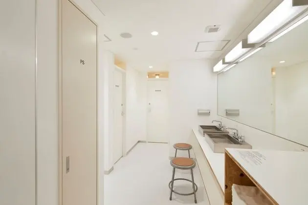 Tek Büyük Yataklı Oda, Ortak Banyo
