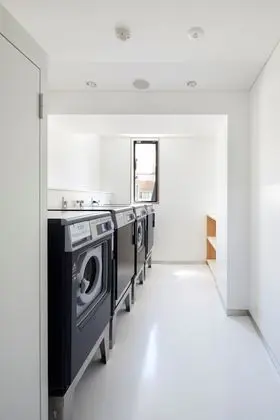 Tek Büyük Yataklı Oda, Ortak Banyo