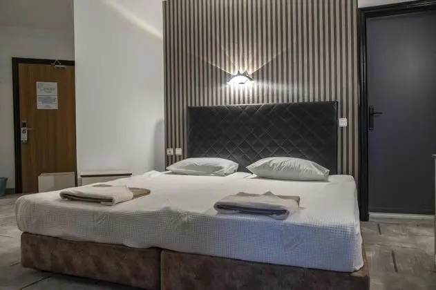Standart Oda,kara Veya Havuz Manzaralı,balkonlu