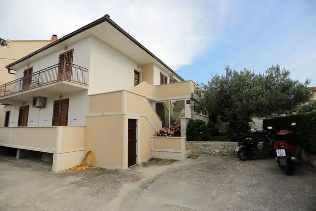 Apart Daire (Mut - 250 m from beach - A1(4))