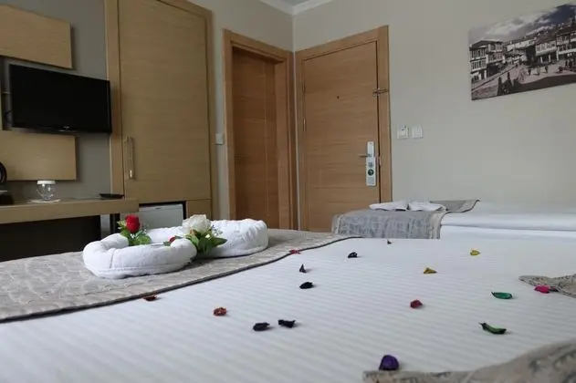 Triple, Şehir Manzaralı